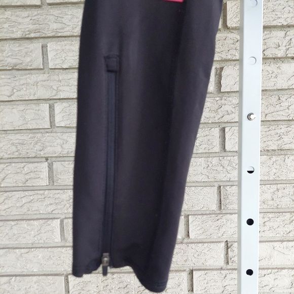 FREE WITH PURCHASE Adidas Black & Pink Response Leggings Medium USED - Picture 10 of 11